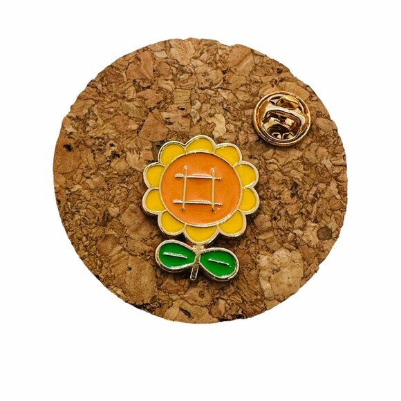 ✨Brooch Cute Cartoon sunflower shape Pin Enamel✨ - Picture 2 of 5